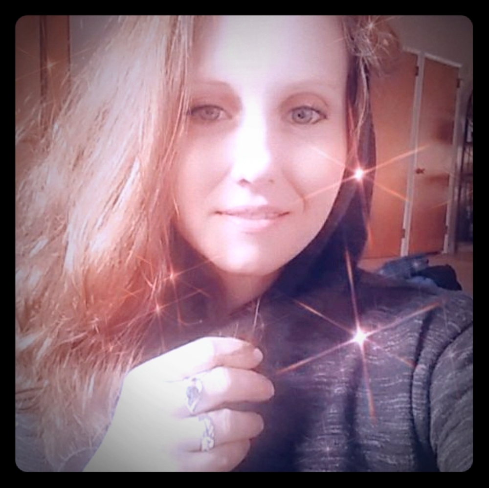 Meet your Posher, Holly